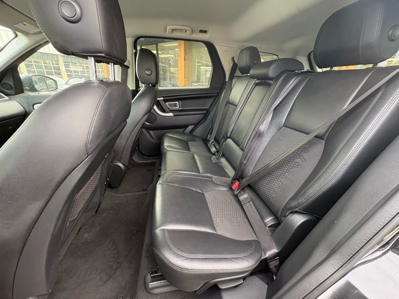 2016 Land Rover Discovery Sport Image 26