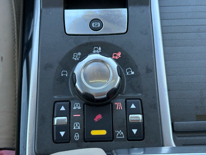 2011 Land Rover Range Rover Sport Image 21