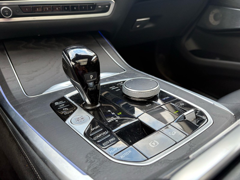 2020 BMW X7 Image 28