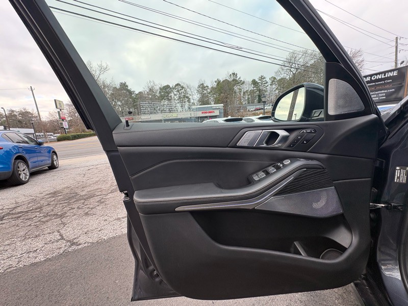 2020 BMW X7 Image 33