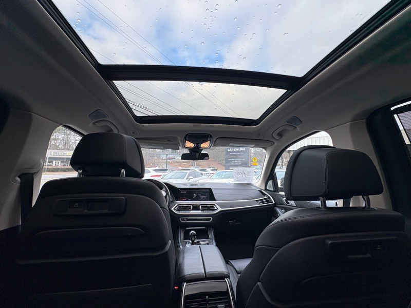 2020 BMW X7 Image 35