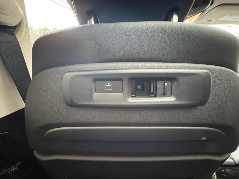 2020 BMW X7 Image 38