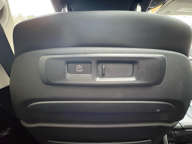 2020 BMW X7 Image 39