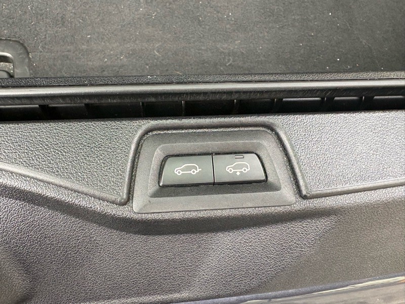 2020 BMW X7 Image 52