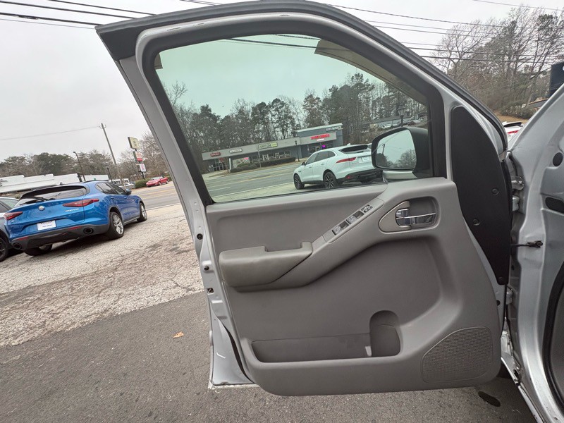 2007 Nissan Frontier Image 20
