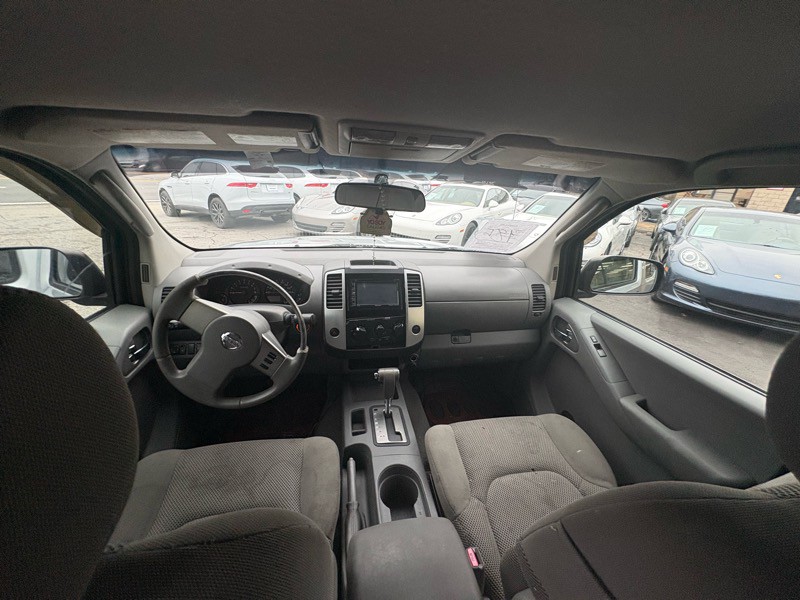 2007 Nissan Frontier Image 24