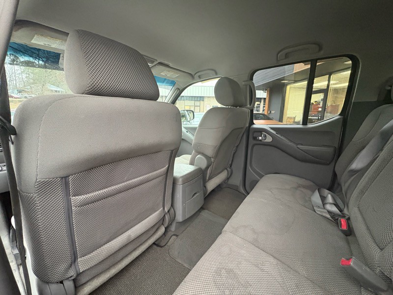 2007 Nissan Frontier Image 25