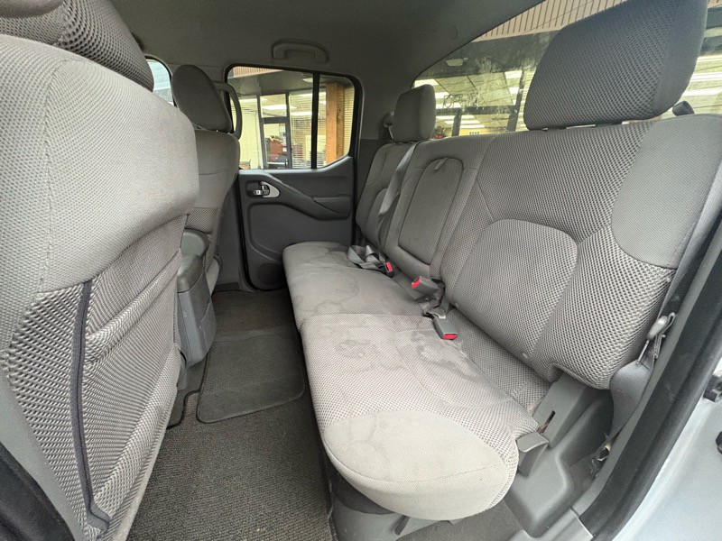 2007 Nissan Frontier Image 27