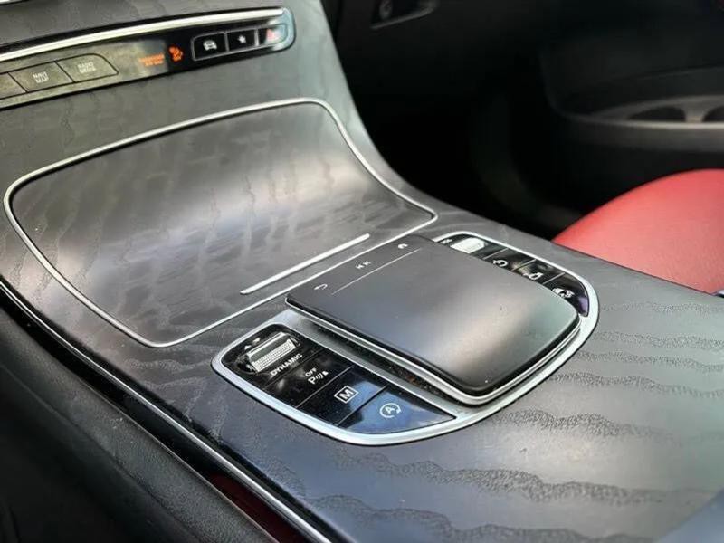 2021 Mercedes-Benz GLC-Class Image 30