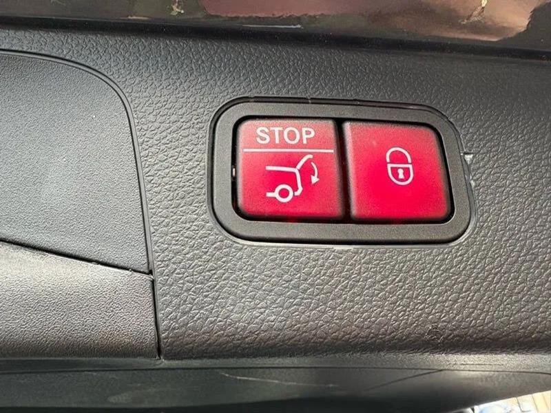 2021 Mercedes-Benz GLC-Class Image 38