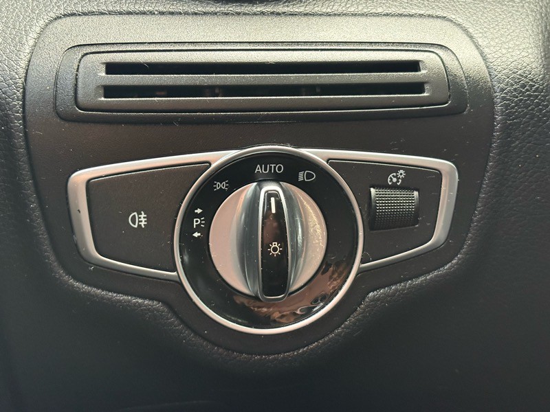 2017 Mercedes-Benz C-Class Image 16