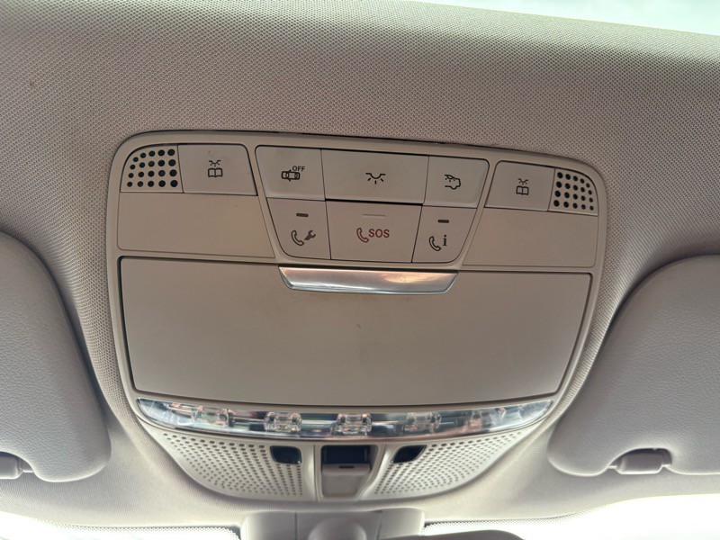 2017 Mercedes-Benz C-Class Image 18