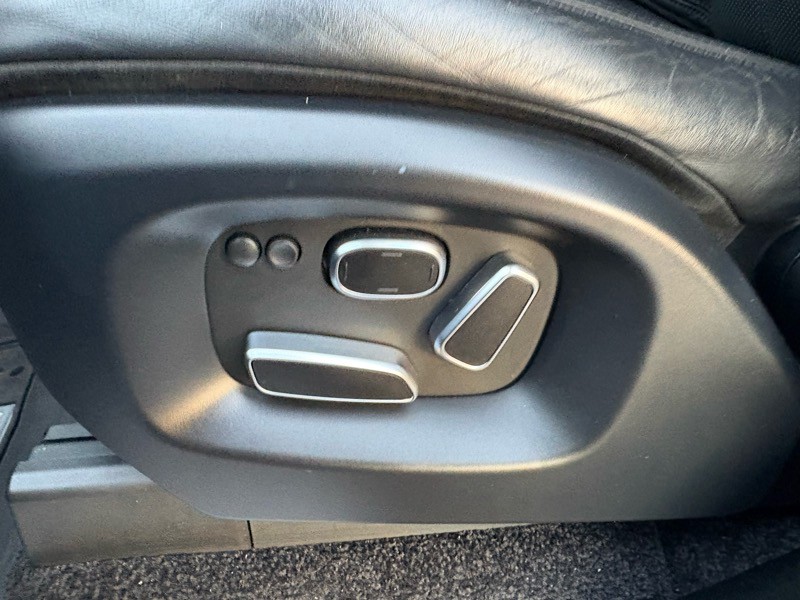 2014 Land Rover Range Rover Image 16