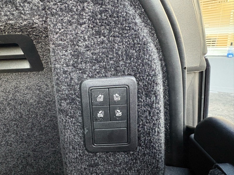 2014 Land Rover Range Rover Image 32