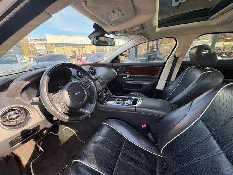 2013 Jaguar XJ Image 8