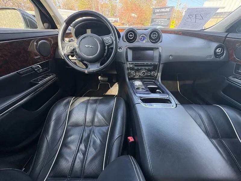 2013 Jaguar XJ Image 9