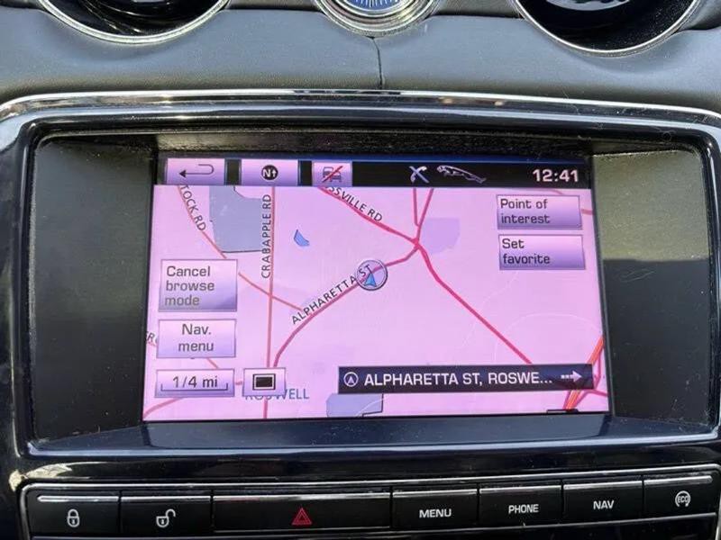 2013 Jaguar XJ Image 12