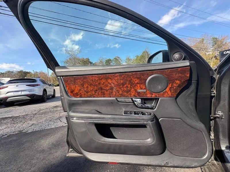 2013 Jaguar XJ Image 20