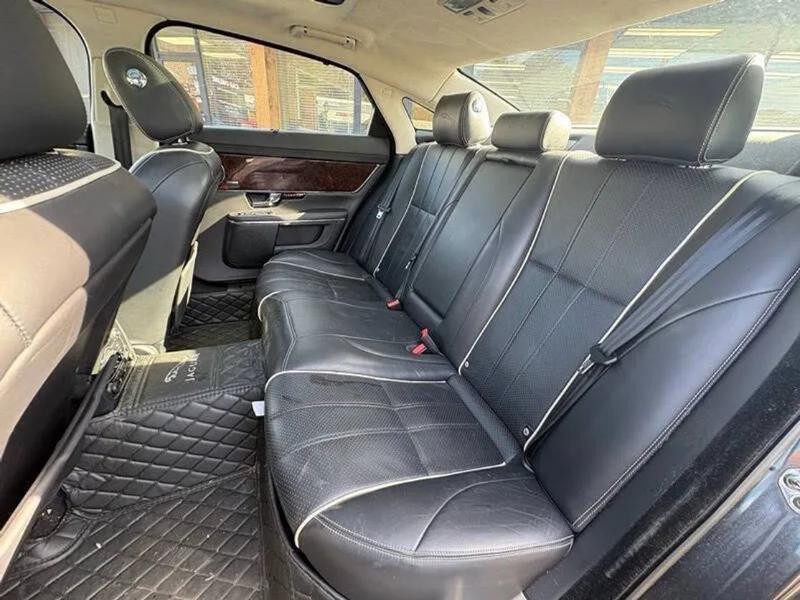 2013 Jaguar XJ Image 27