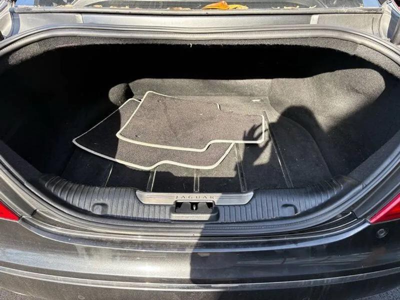 2013 Jaguar XJ Image 30