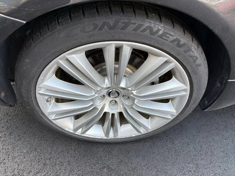 2013 Jaguar XJ Image 31