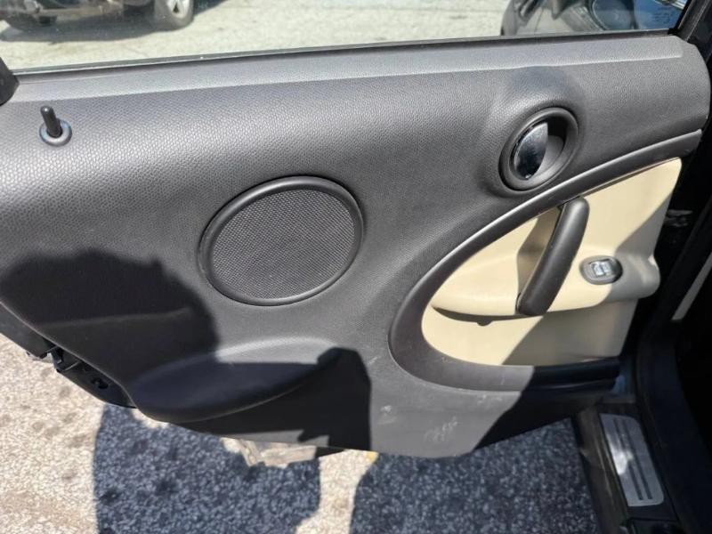 2013 MINI Countryman Image 12