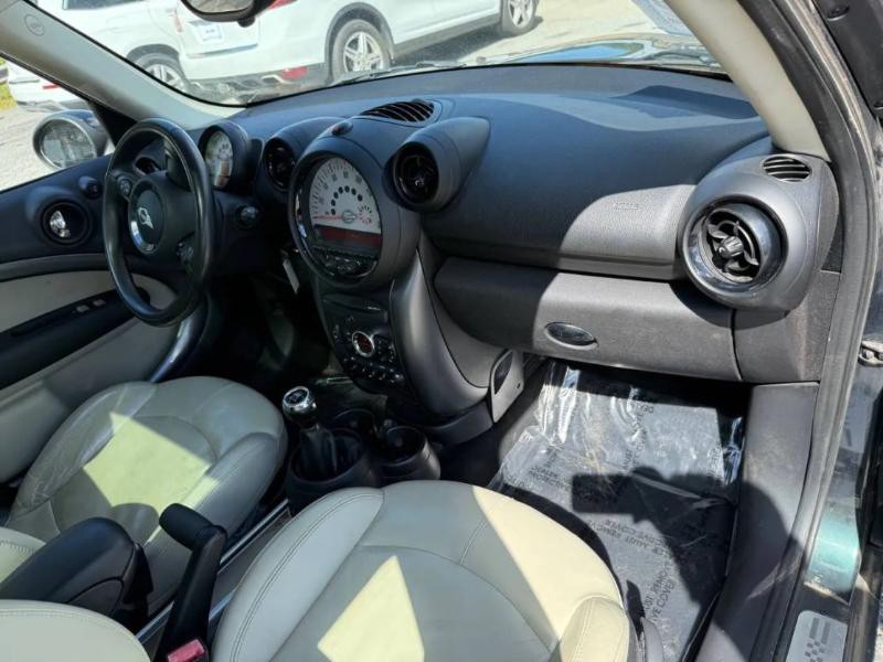 2013 MINI Countryman Image 16