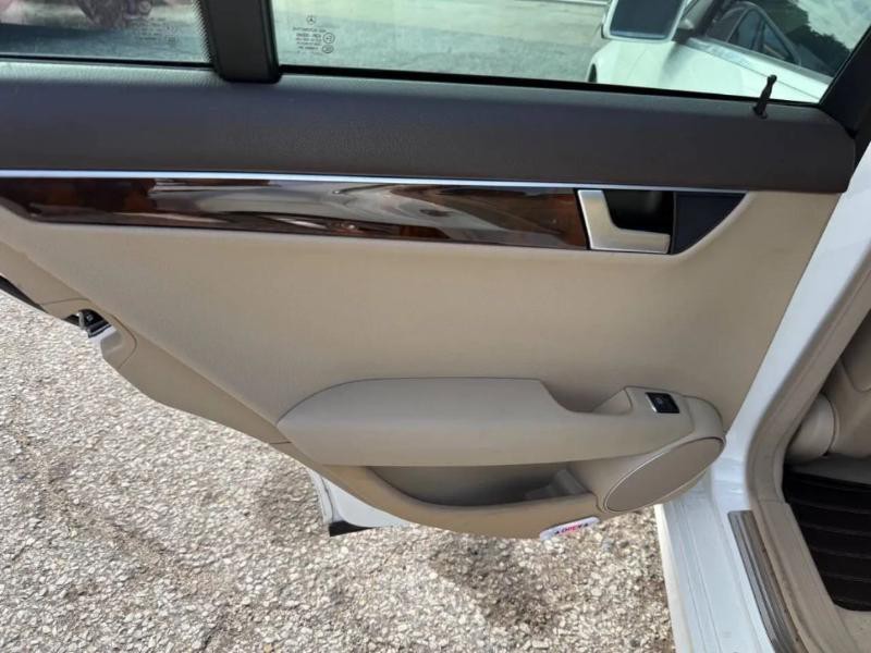 2013 Mercedes-Benz C-Class Image 15