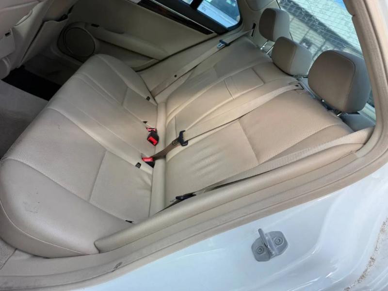 2013 Mercedes-Benz C-Class Image 17