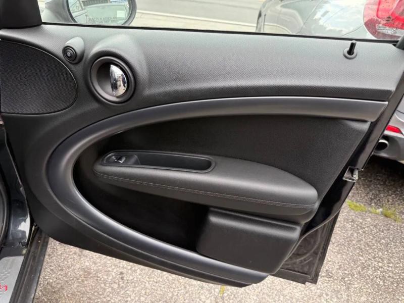 2013 MINI Countryman Image 12