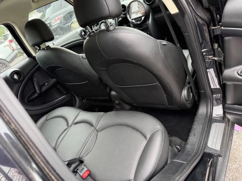 2013 MINI Countryman Image 16