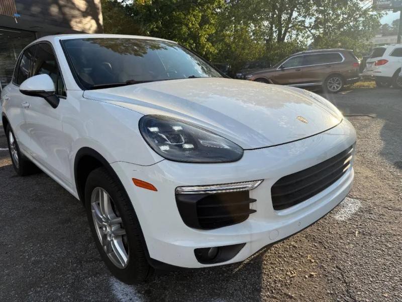 2016 Porsche Cayenne Image 3