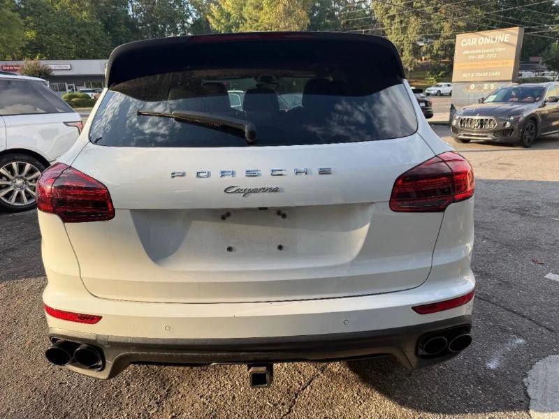 2016 Porsche Cayenne Image 7