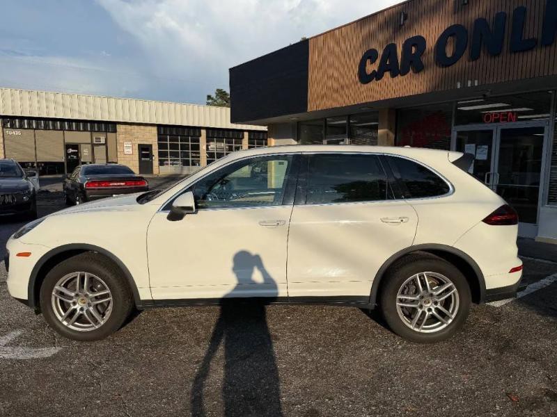 2016 Porsche Cayenne Image 9