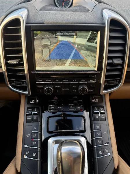 2016 Porsche Cayenne Image 14