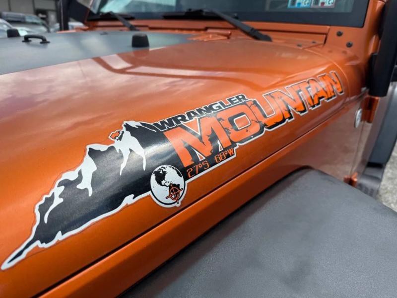 2010 Jeep Wrangler Image 6