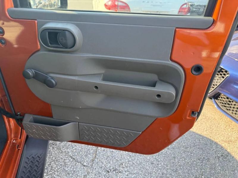 2010 Jeep Wrangler Image 11