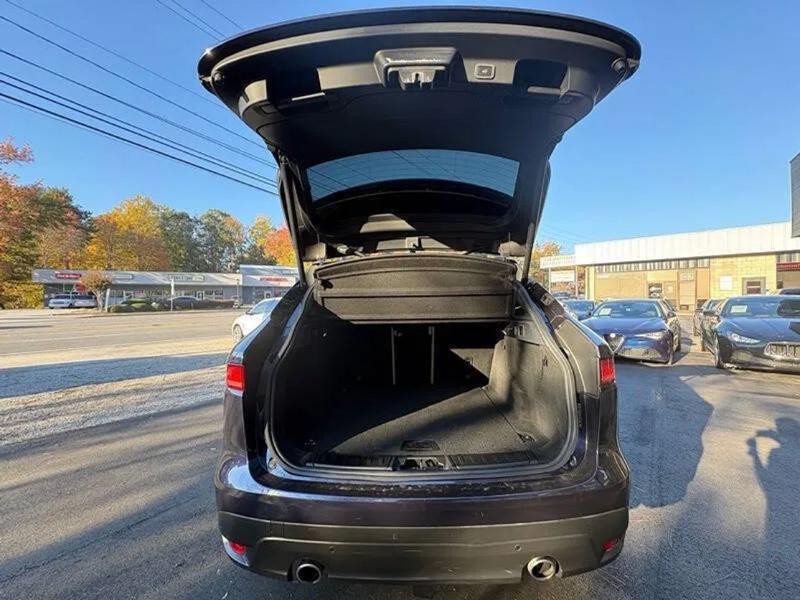 2017 Jaguar F-PACE Image 35