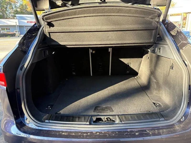 2017 Jaguar F-PACE Image 36