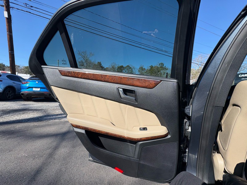 2013 Mercedes-Benz E-Class Image 18