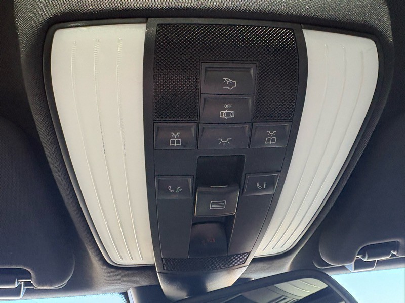 2013 Mercedes-Benz E-Class Image 32