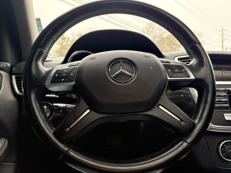 2016 Mercedes-Benz GL-Class Image 25