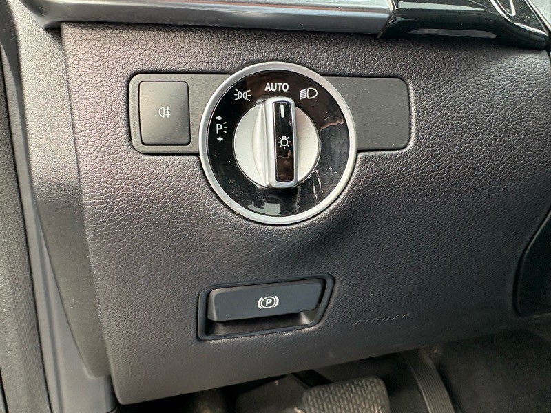 2016 Mercedes-Benz GL-Class Image 26