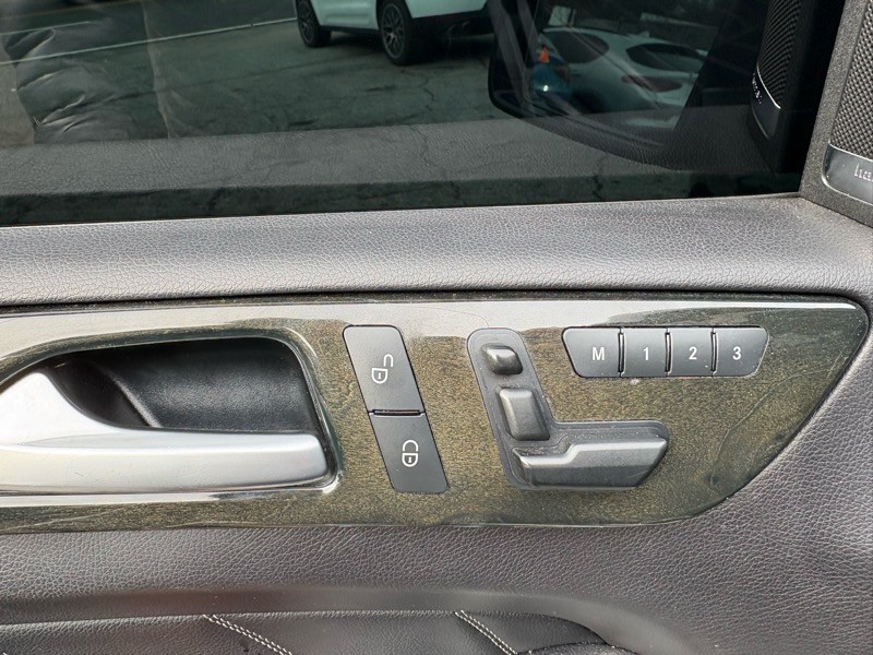 2016 Mercedes-Benz GL-Class Image 27