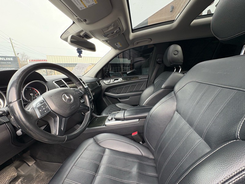 2016 Mercedes-Benz GL-Class Image 28