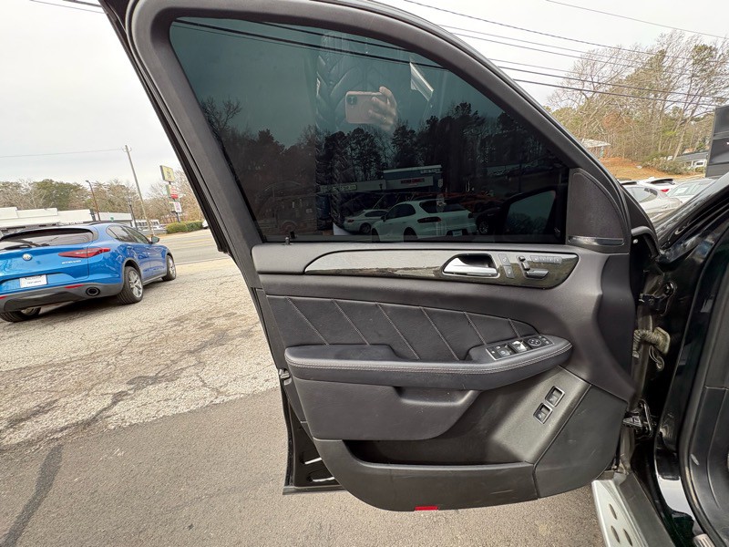 2016 Mercedes-Benz GL-Class Image 30