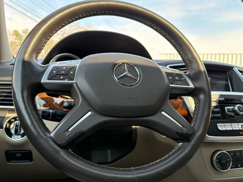 2013 Mercedes-Benz GL-Class Image 22