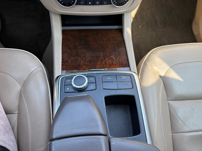 2013 Mercedes-Benz GL-Class Image 25