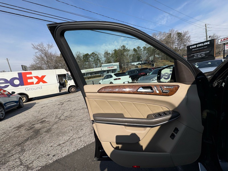 2013 Mercedes-Benz GL-Class Image 31