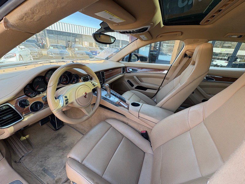 2013 Porsche Panamera Image 9